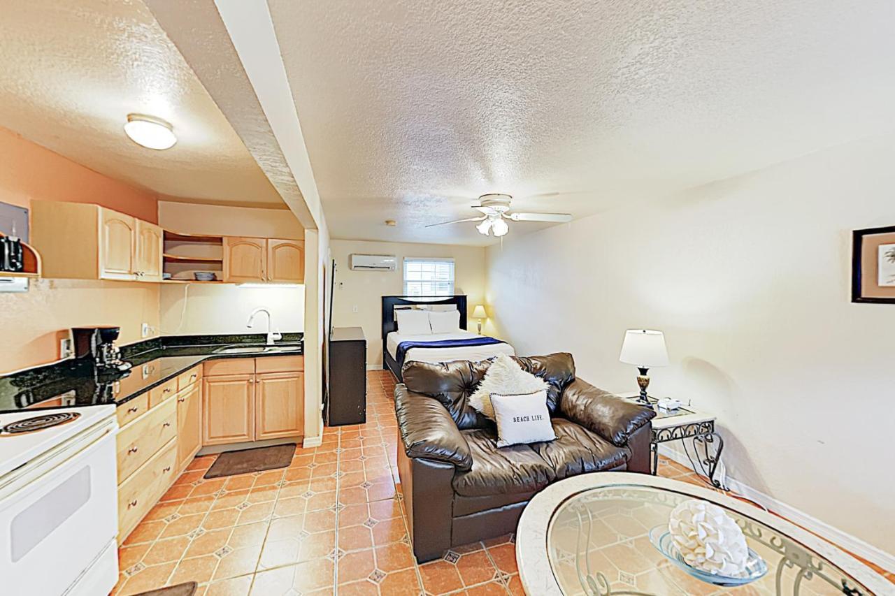 The Palm Condos St. Pete Beach Exterior photo