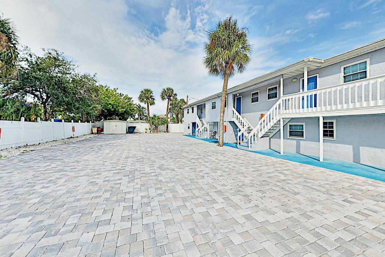 The Palm Condos St. Pete Beach Exterior photo